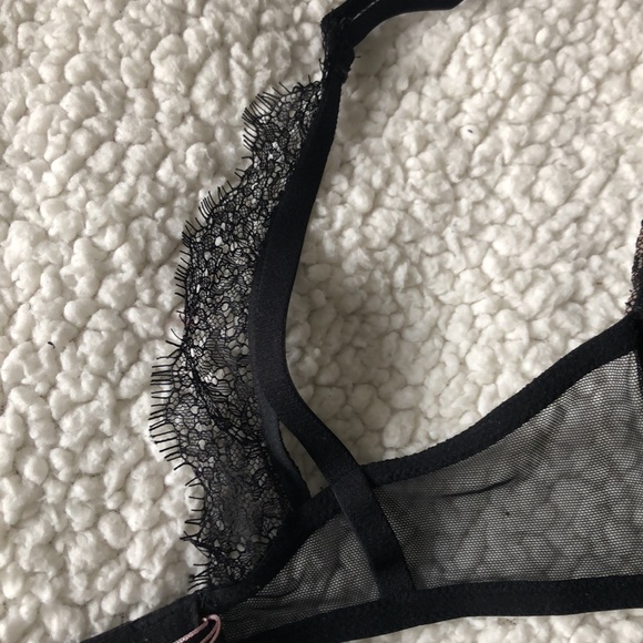 Victoria’s Secret black lace push up bra lace detail on back of strap Sz… - Picture 5 of 10